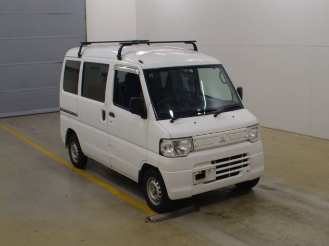 3350 Mitsubishi Minicab van U61V 2013 г. (NAA Tokyo)